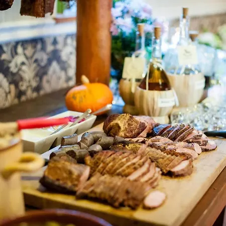 Palacyk Lakomin Rezort