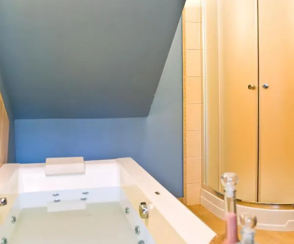 Pałacyk łąkomin * Lubiszyn